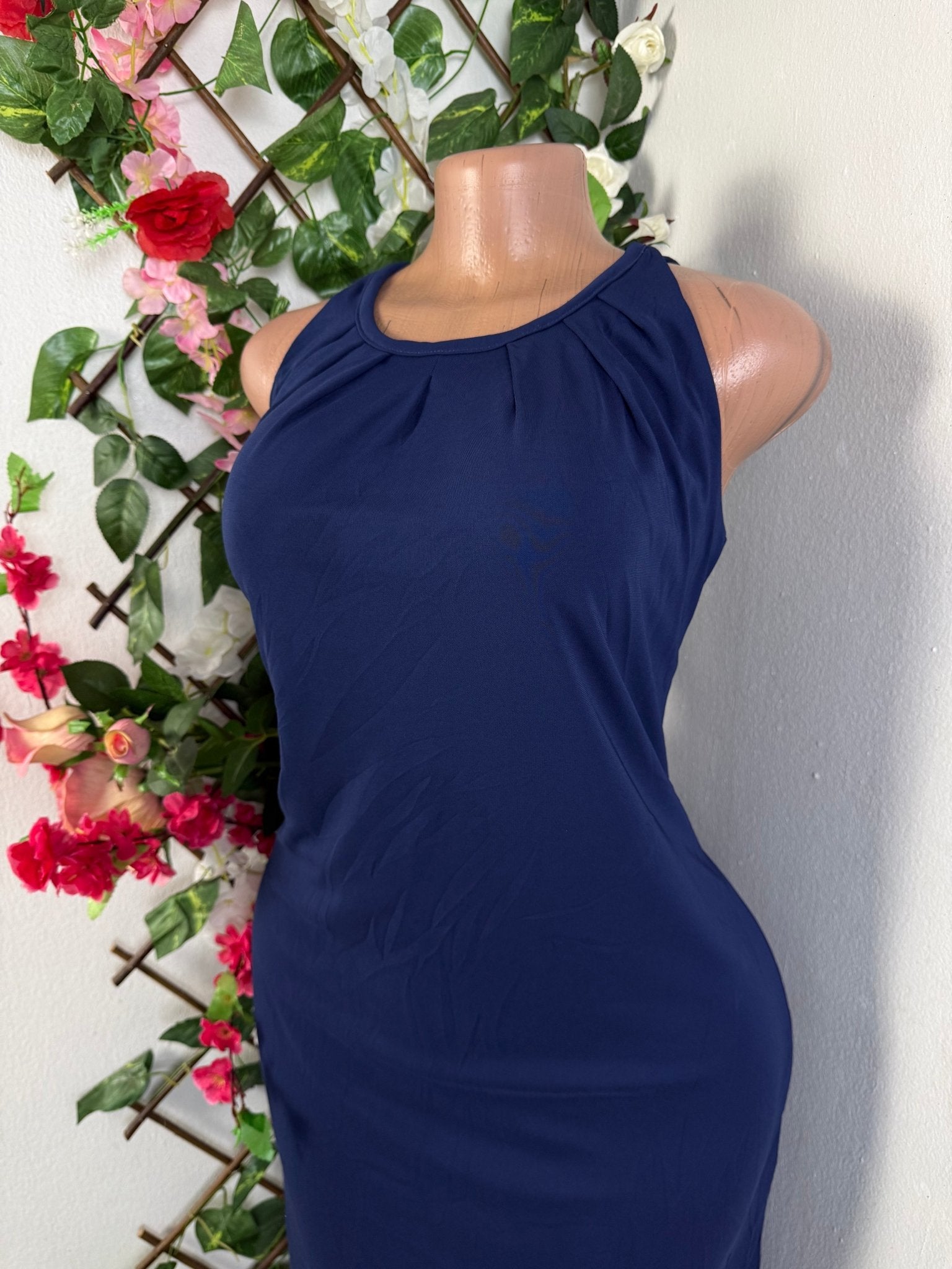 Robe courte sans manches colle ronde - Perluna Store - kinshasa