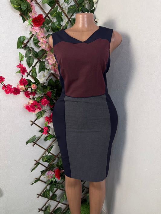 Robe crayon sans manche colle en V - Perluna Store - kinshasa
