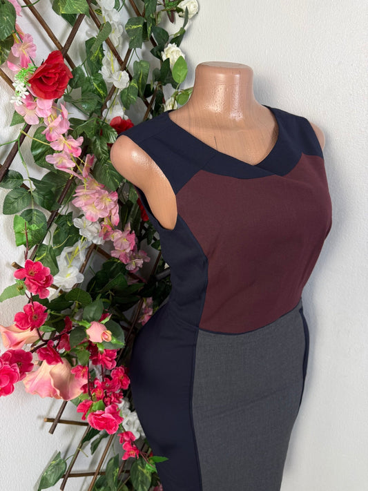Robe crayon sans manche colle en V - Perluna Store - kinshasa