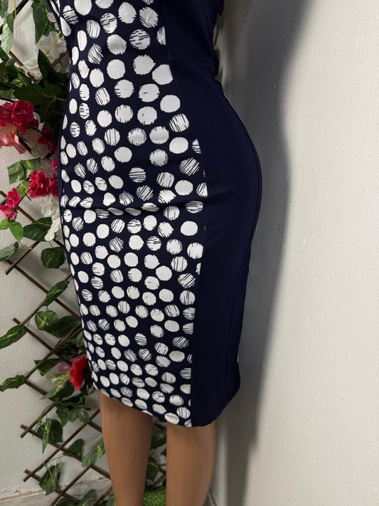 Robe crayon sans manche  - Perluna Store - kinshasa