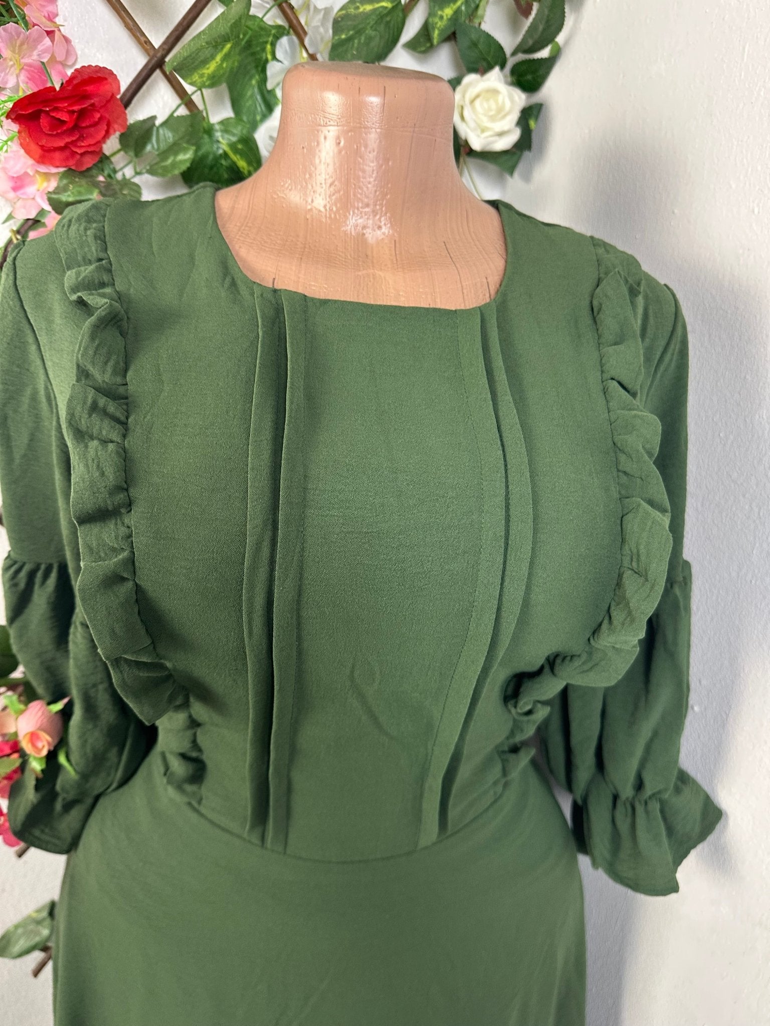 Robe décolleté colle carré manches longues - Perluna Store - kinshasa