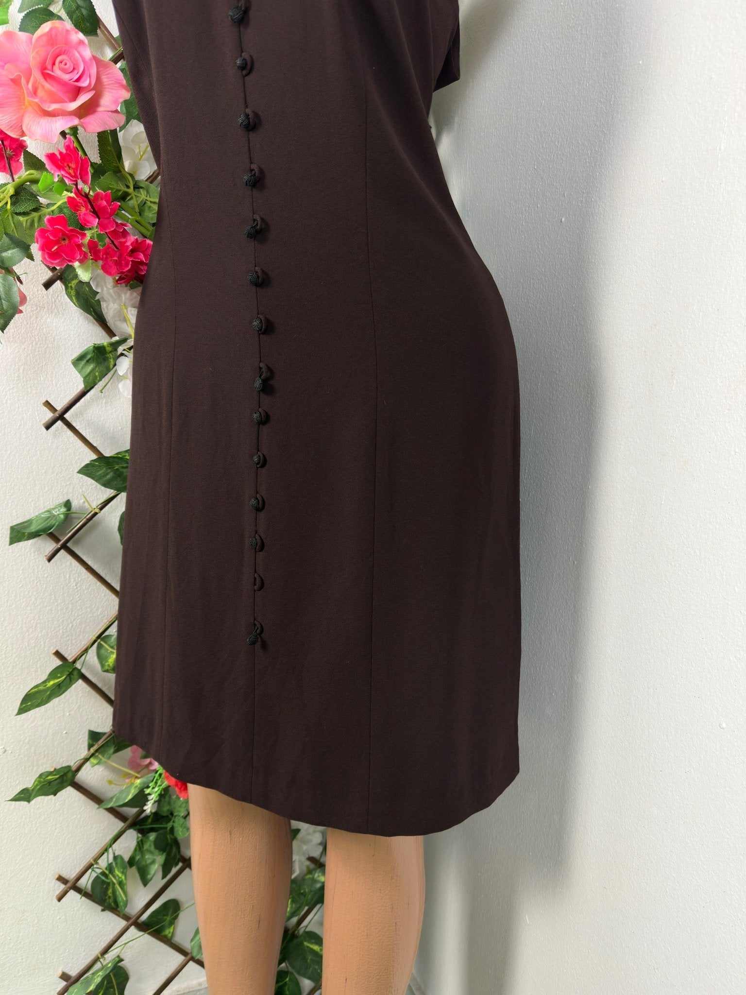 Robe décontracté sans manche avec bouton d'attache et colle remonté - Perluna Store - kinshasa
