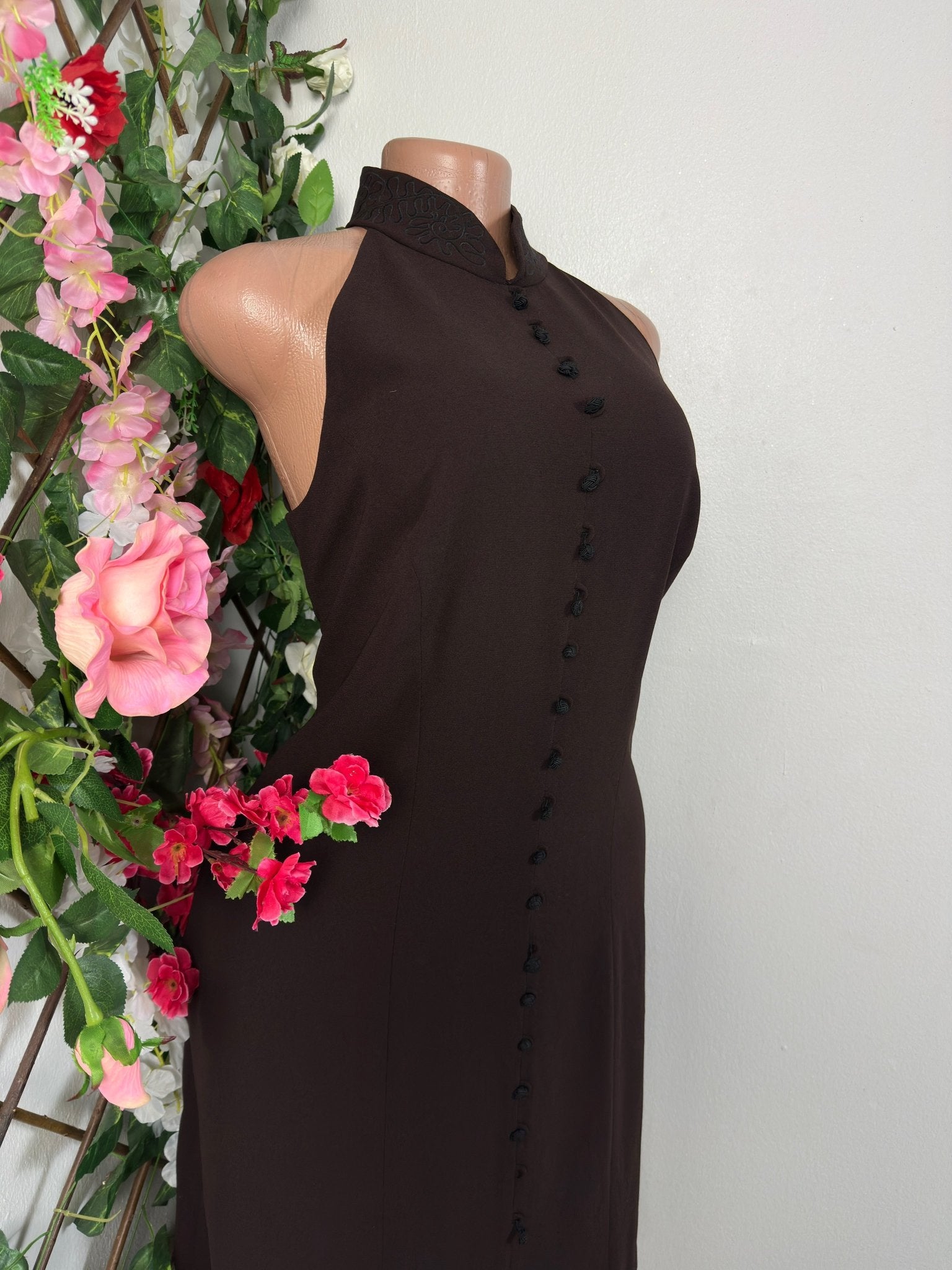 Robe décontracté sans manche avec bouton d'attache et colle remonté - Perluna Store - kinshasa
