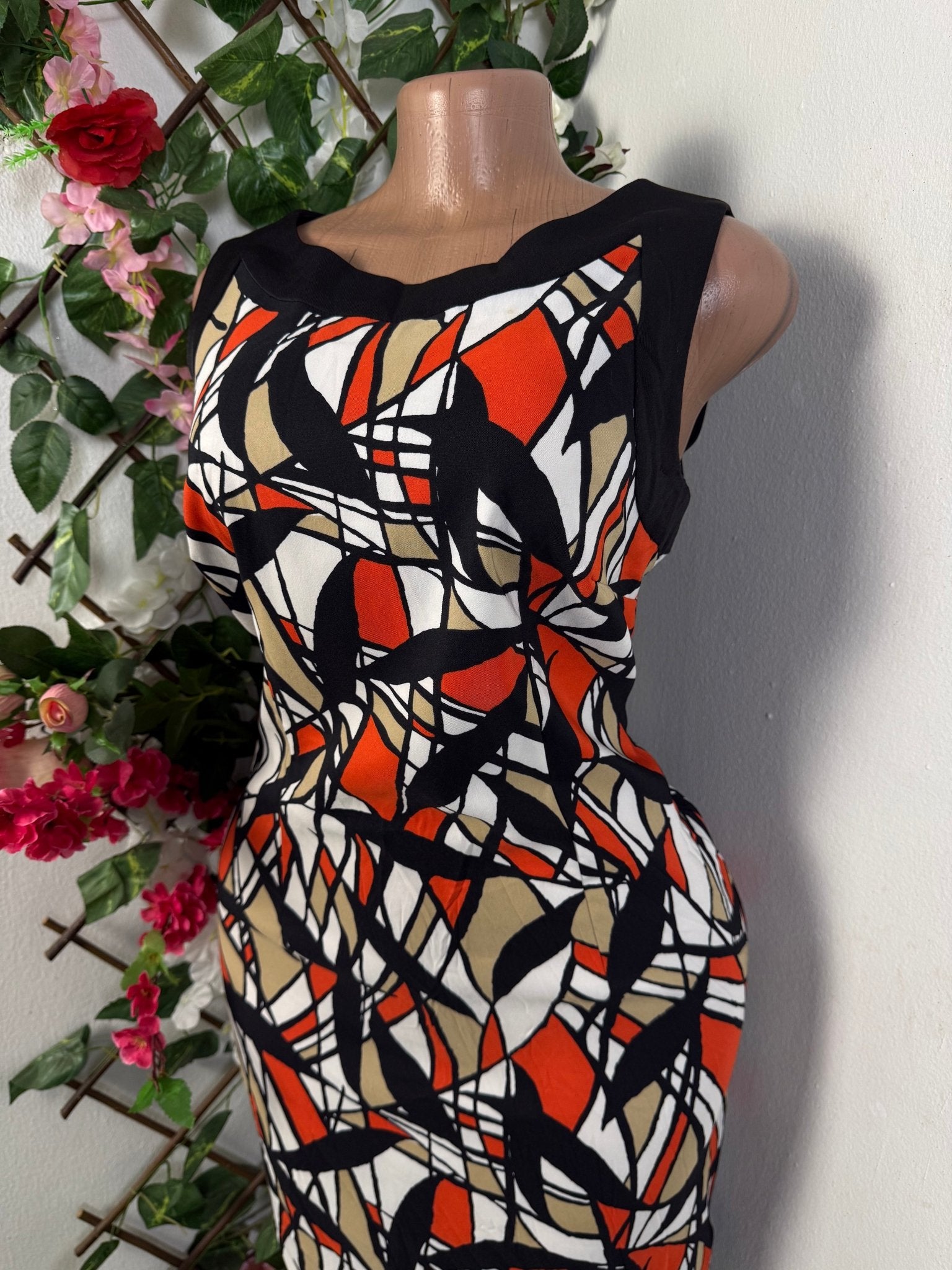 Robe droite courte sans manche  - Perluna Store - kinshasa