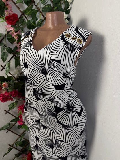 Robe droite courte sans manche  - Perluna Store - kinshasa