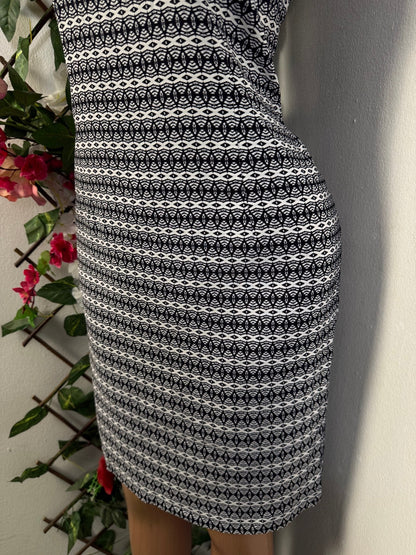 Robe droite courte sans manche - Perluna Store - kinshasa
