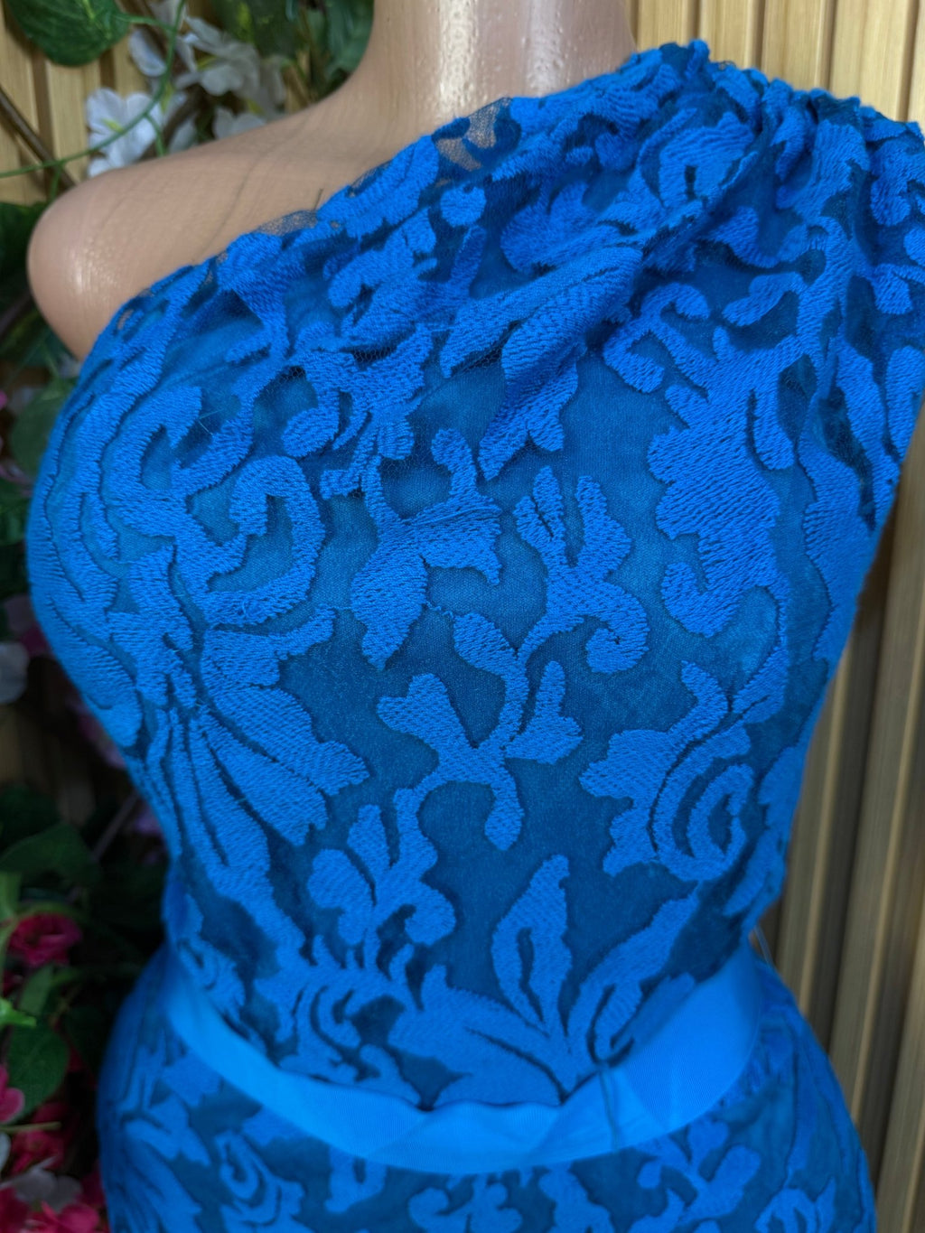 Robe droite élegante à une épaule ceintrée - Perluna Store
