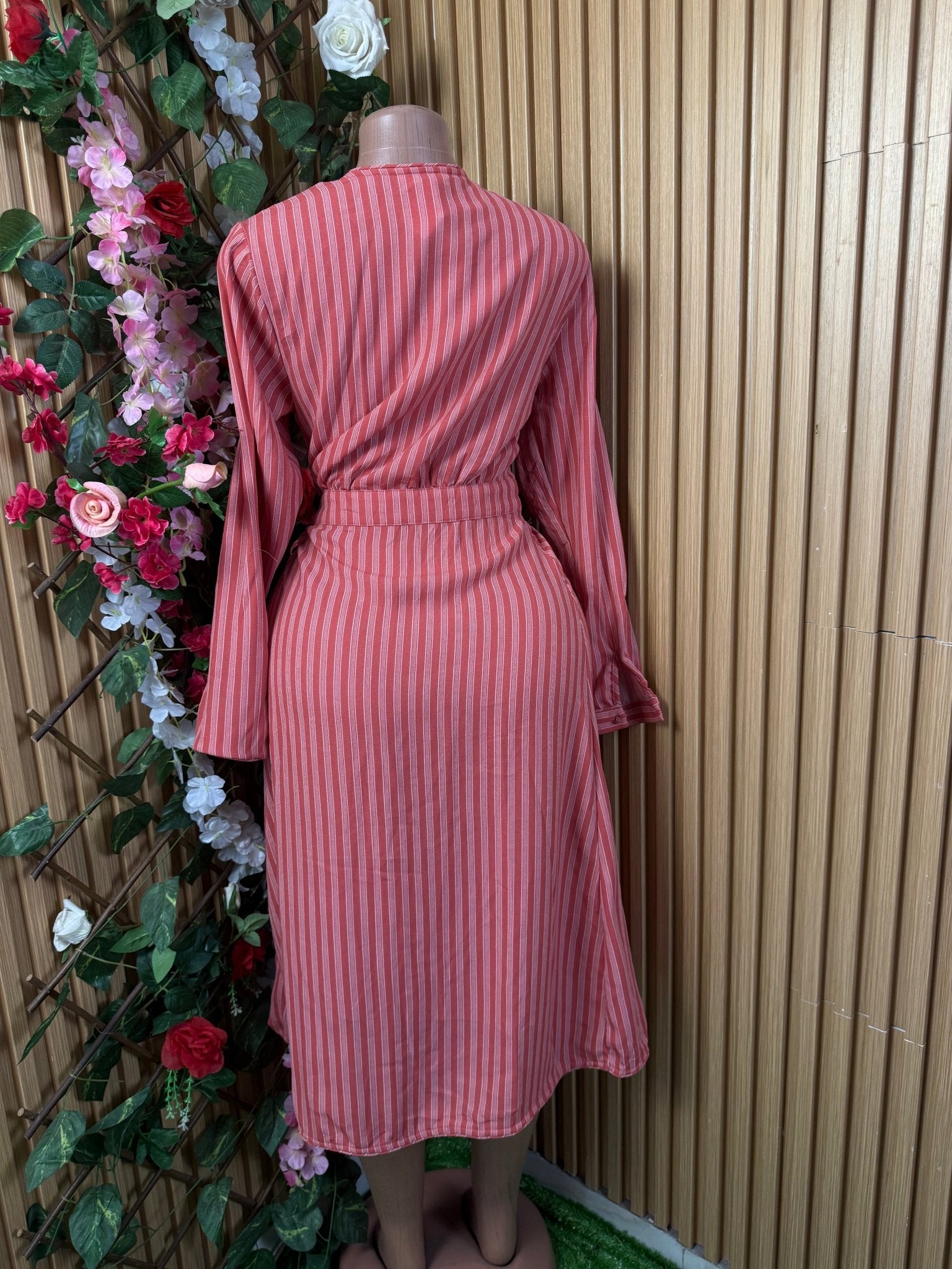 Robe droite élegante manches longues ceintrée - Perluna Store