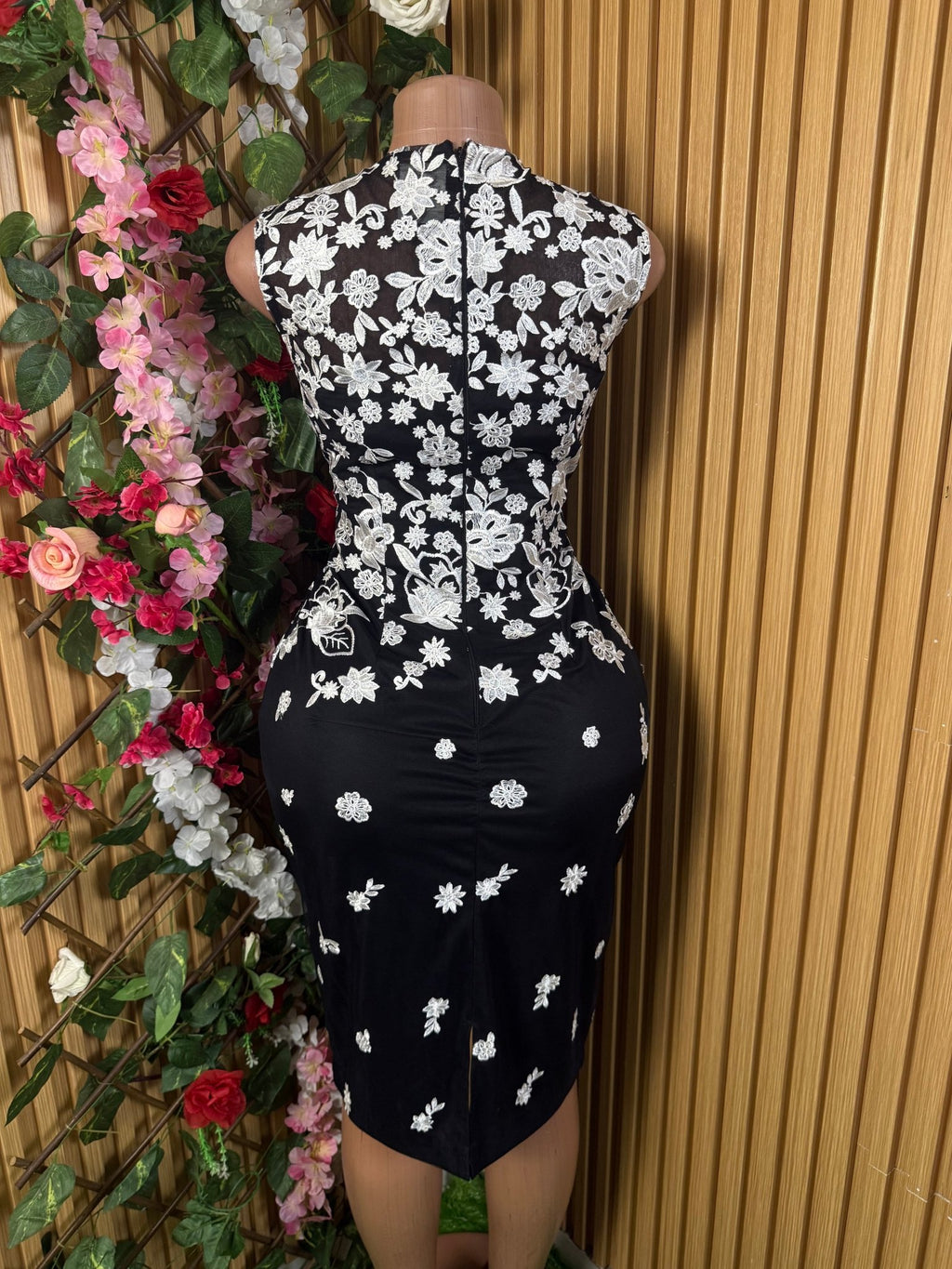 Robe droite élegante sans manches décolletéé - Perluna Store