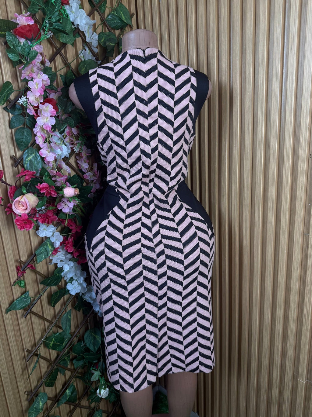 Robe droite élengante sans manches décolletée-L 11 - Perluna Store