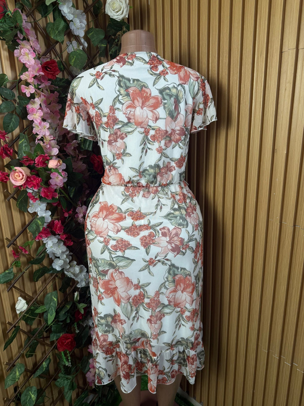 Robe droite fleurie sans manches col V - Perluna Store
