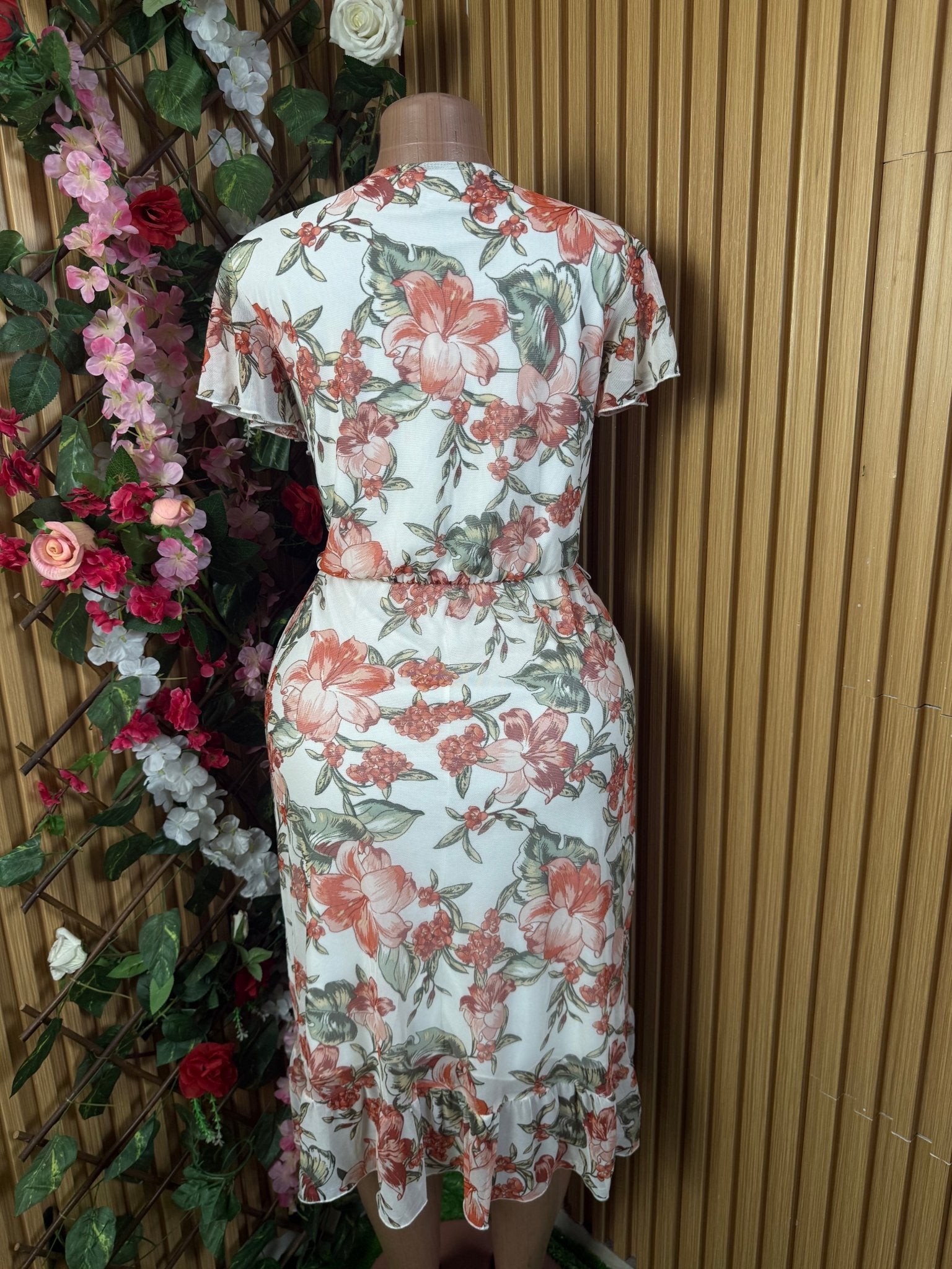 Robe droite fleurie sans manches col V - Perluna Store