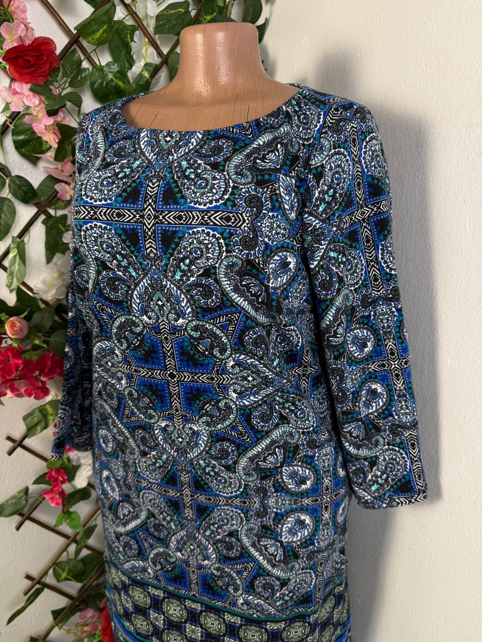 Robe droite imprimée manche longue  - Perluna Store - kinshasa