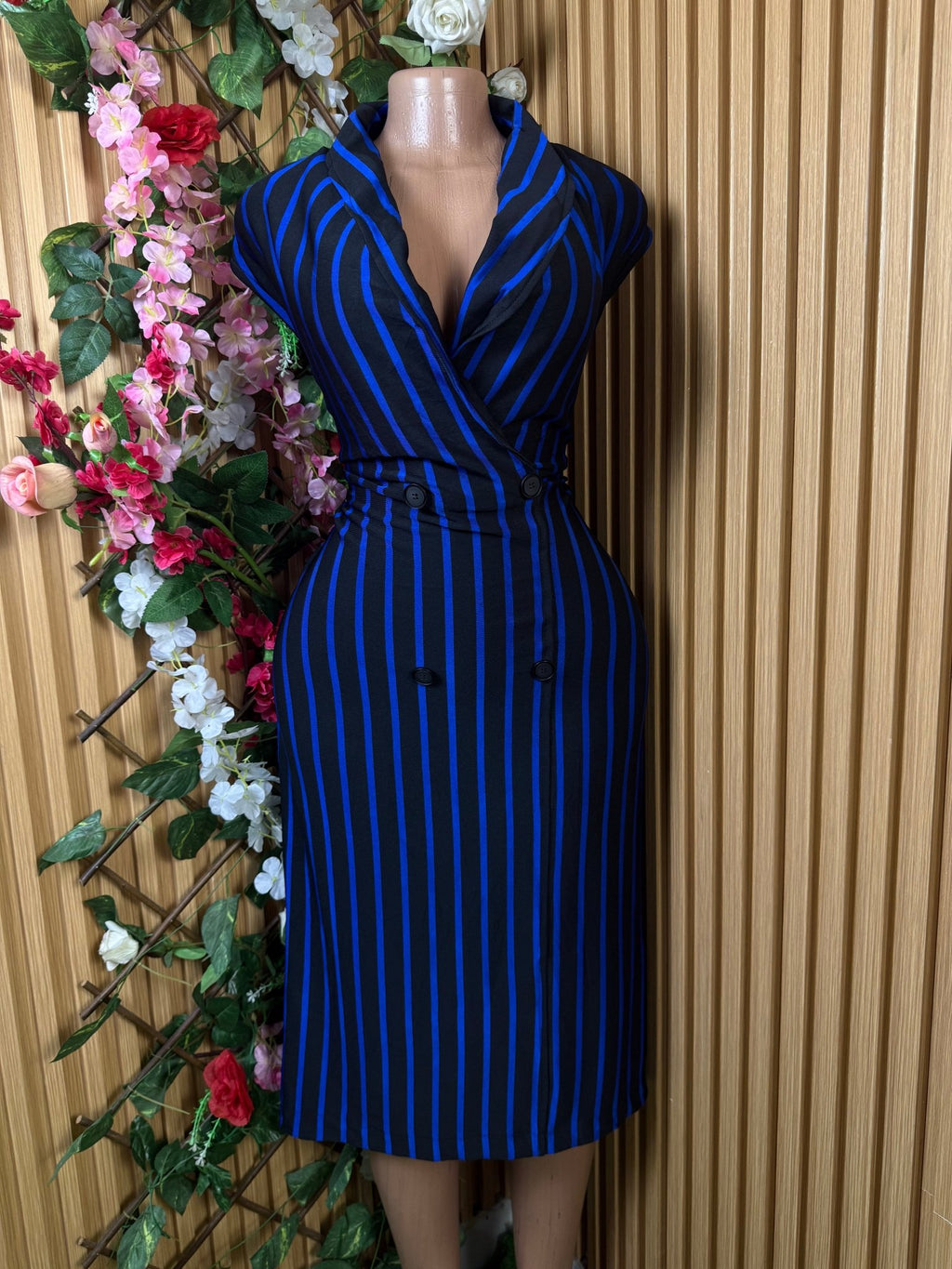 Robe droite longue manches courtes décollectée - Perluna Store