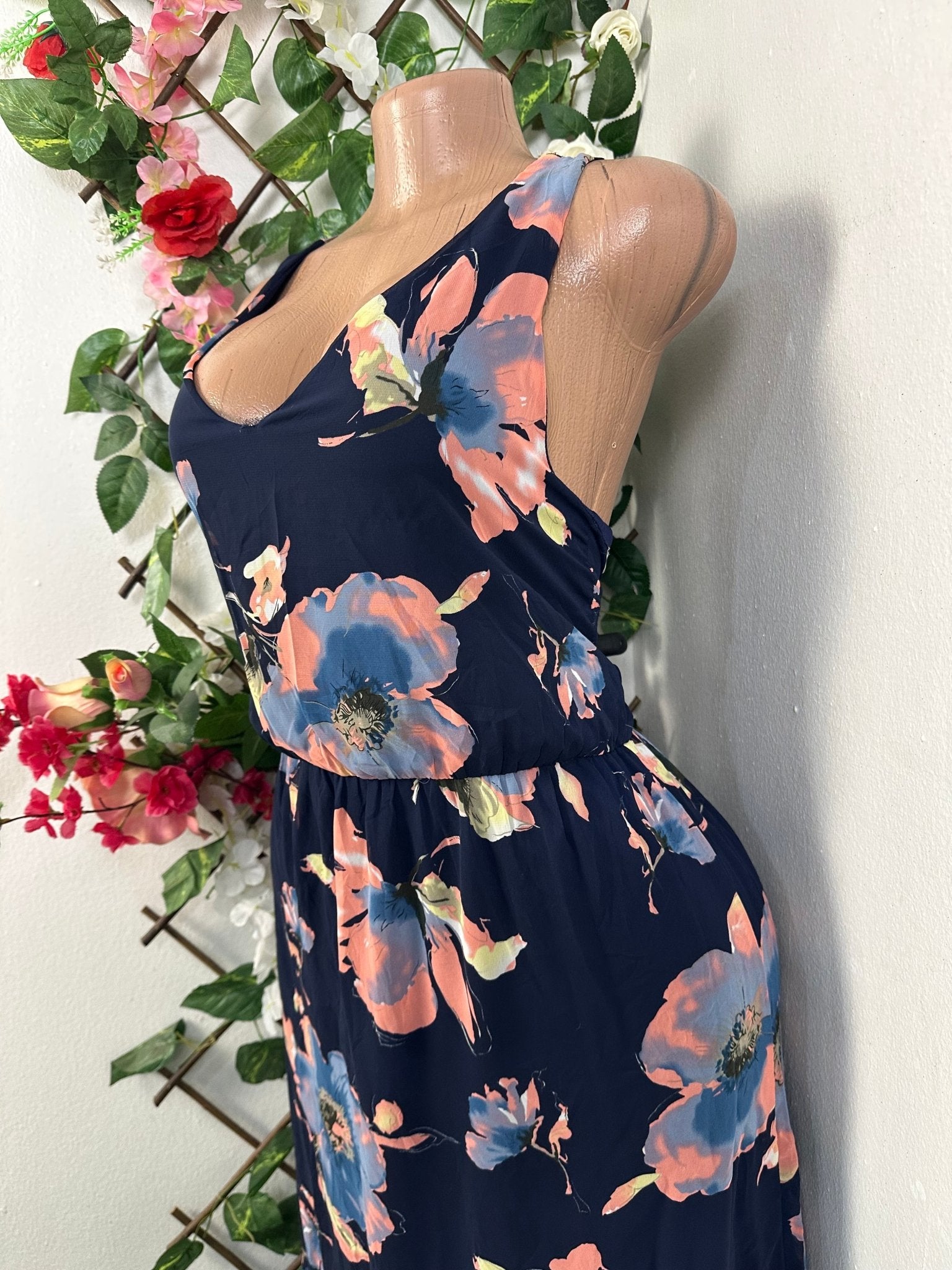 Robe droite longue sans manches - Perluna Store - kinshasa