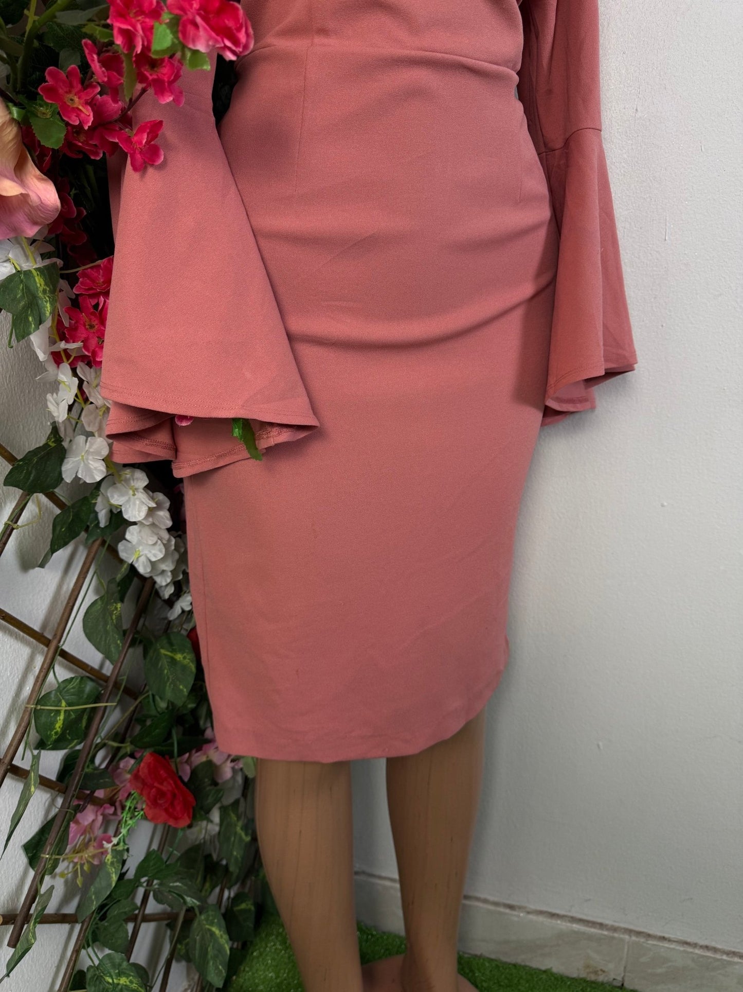 Robe droite manche longue volant  - Perluna Store - kinshasa