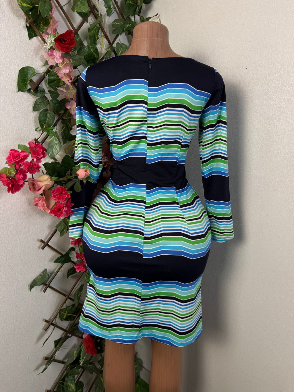 Robe droite manche longue - Perluna Store - kinshasa