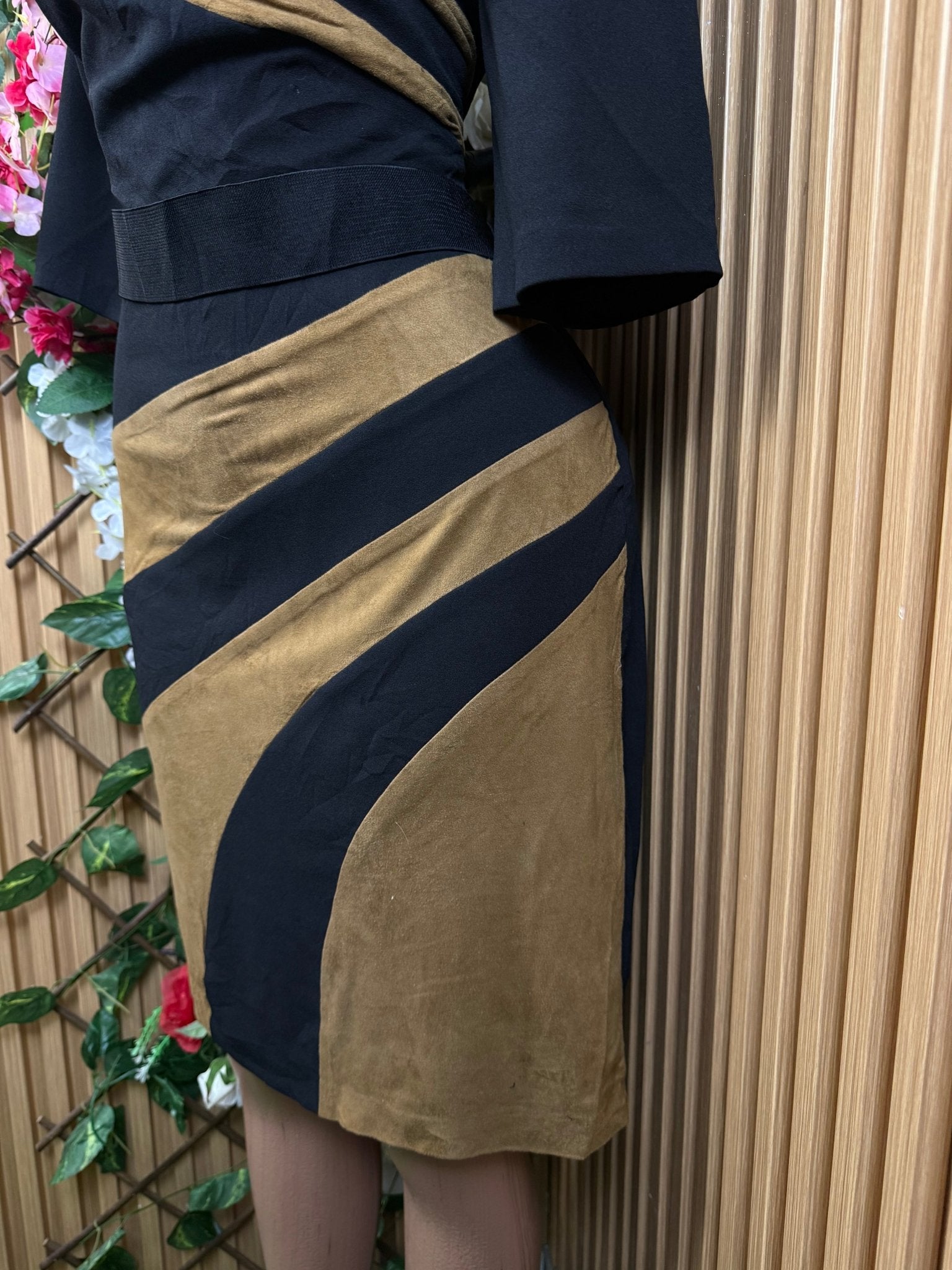 Robe droite  manches 3/4 décollectéé - Perluna Store