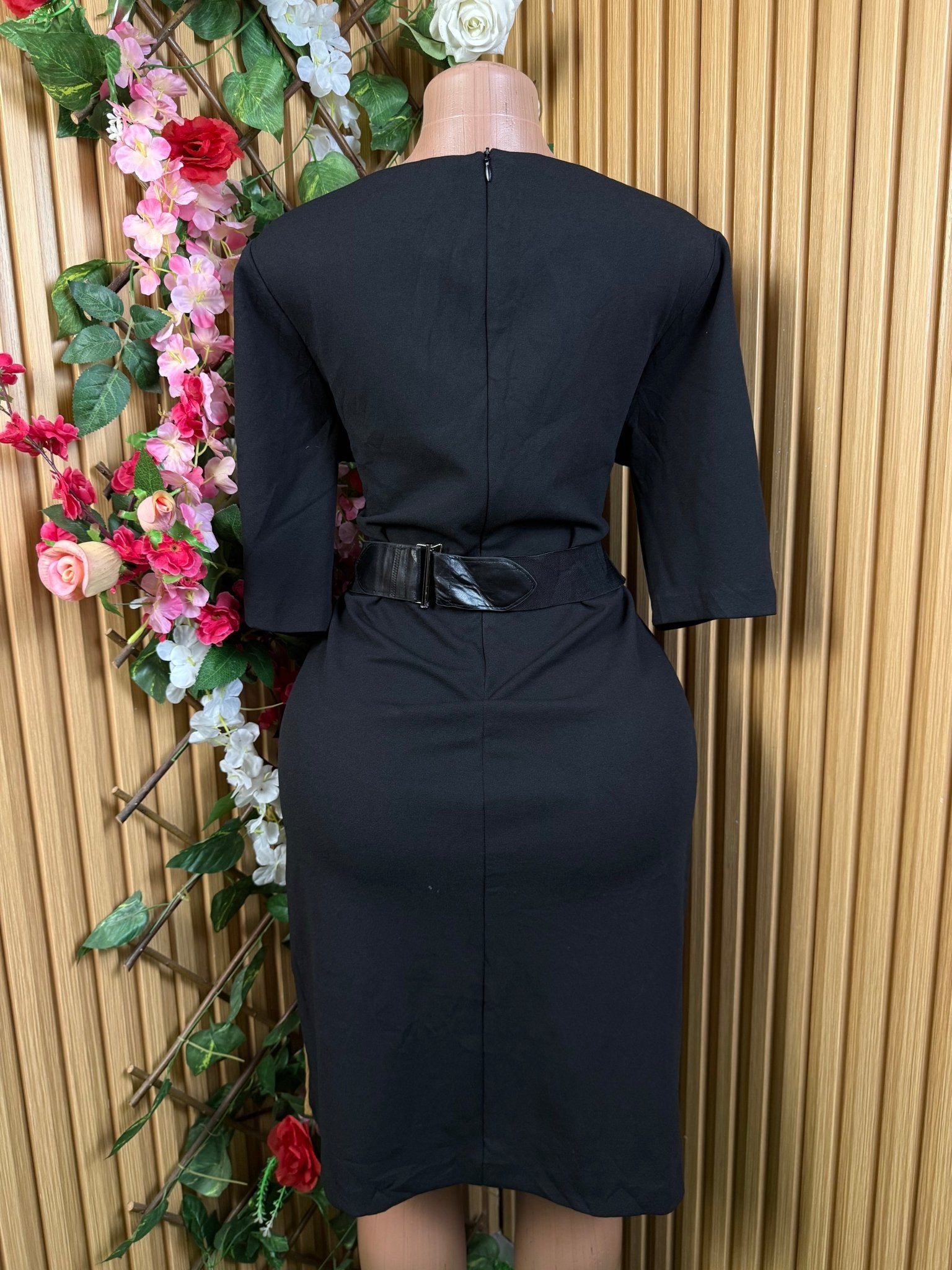 Robe droite  manches 3/4 décollectéé - Perluna Store