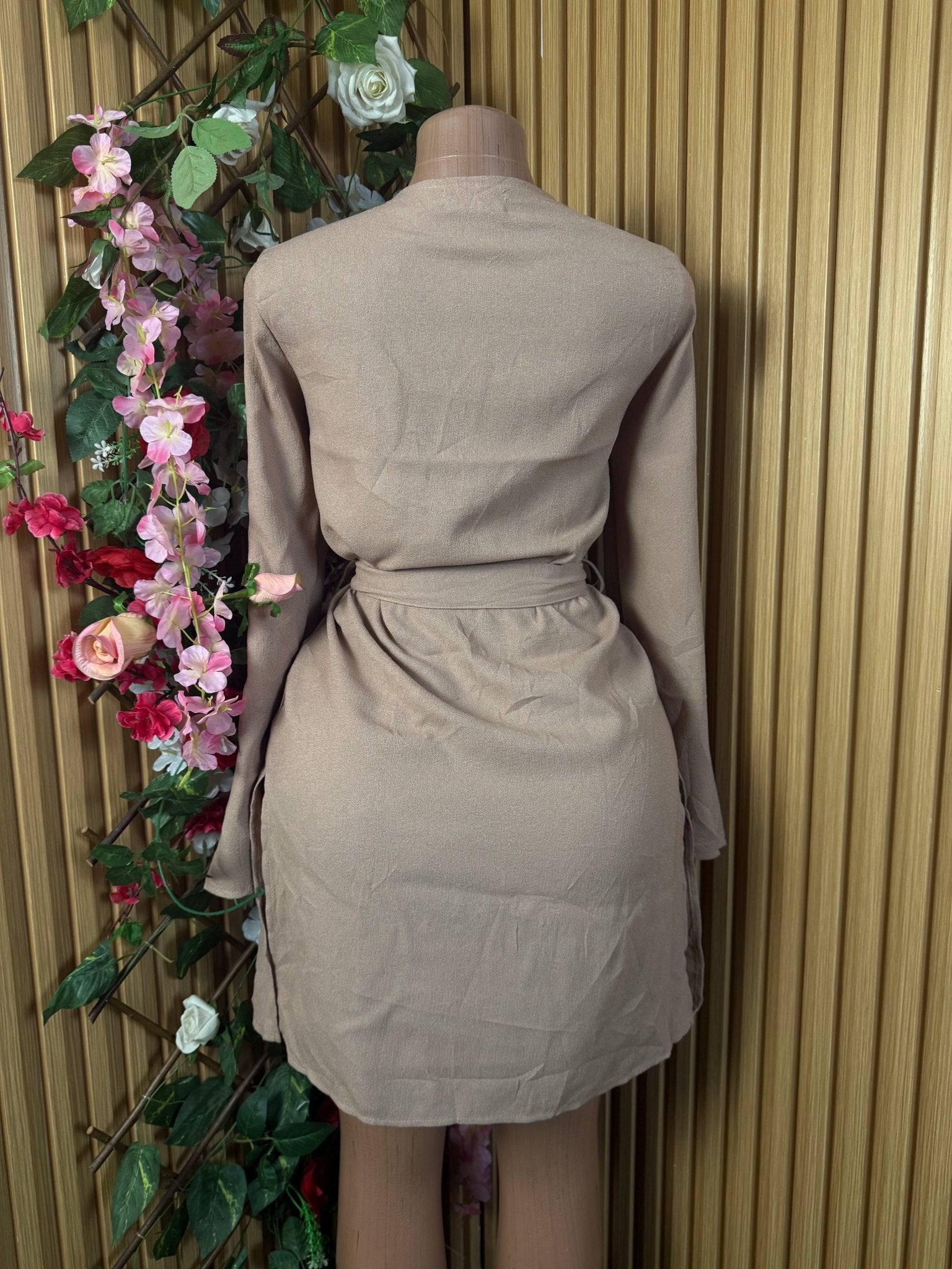 Robe droite manches ceintrée - Perluna Store