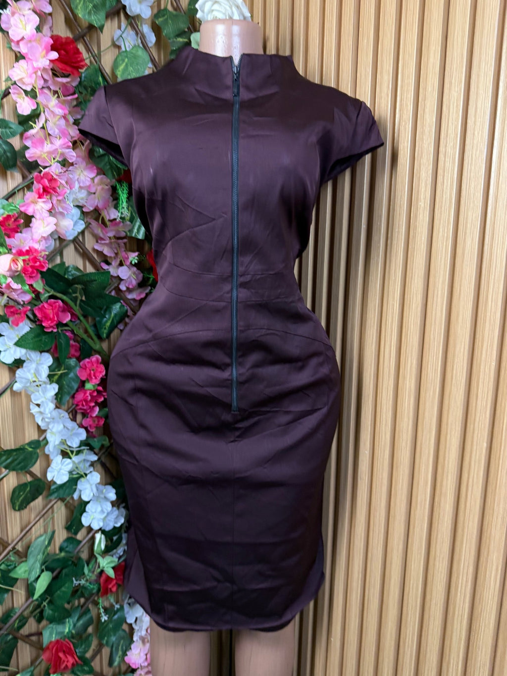 Robe droite manches courtes avec étirette - Perluna Store