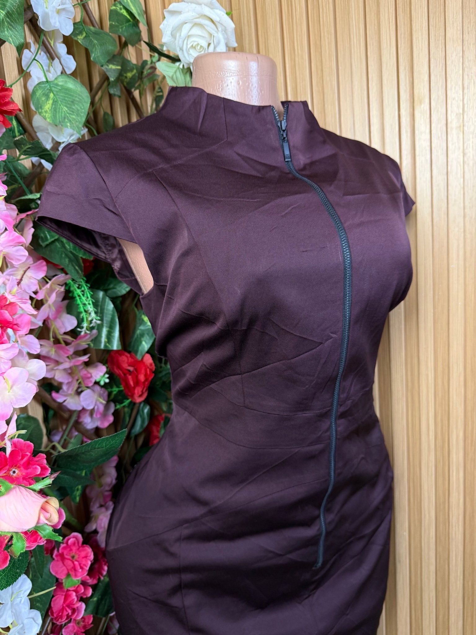 Robe droite manches courtes avec étirette - Perluna Store