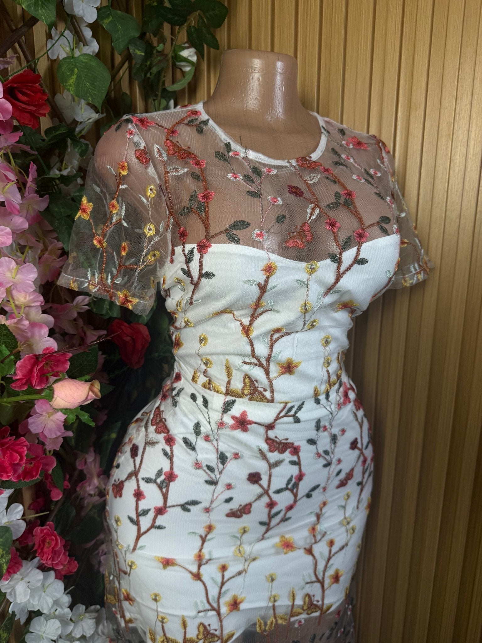 Robe droite manches courtes transparente décolletée - Perluna Store