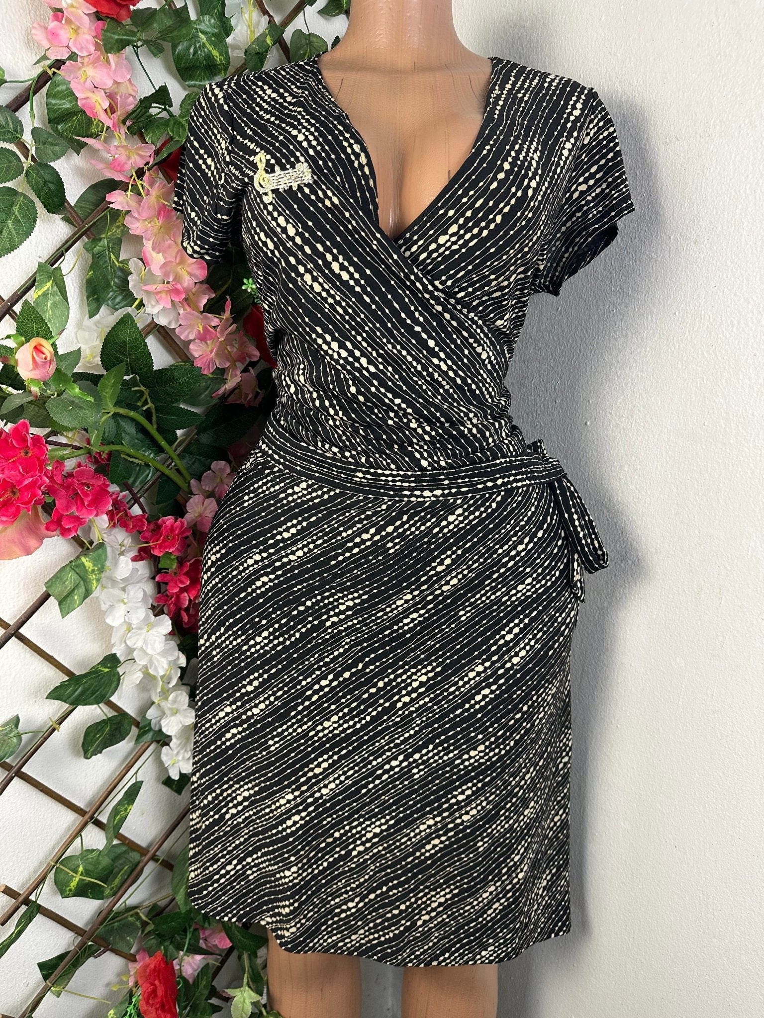 Robe droite manches courtes - Perluna Store - kinshasa