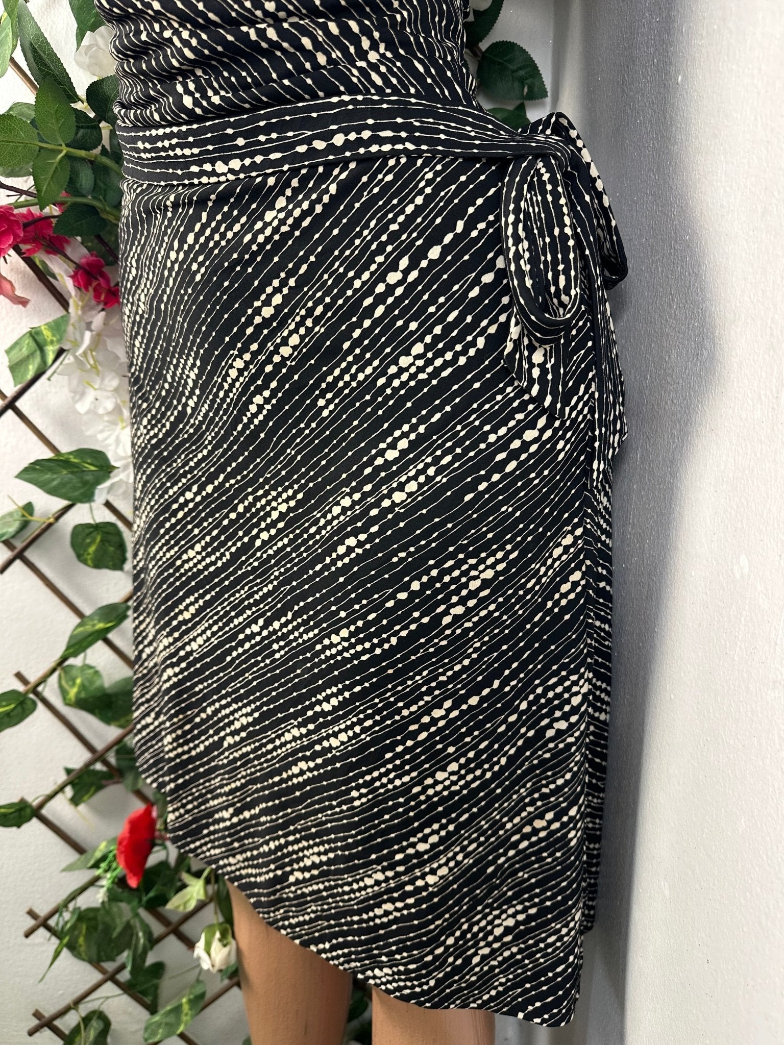 Robe droite manches courtes - Perluna Store - kinshasa