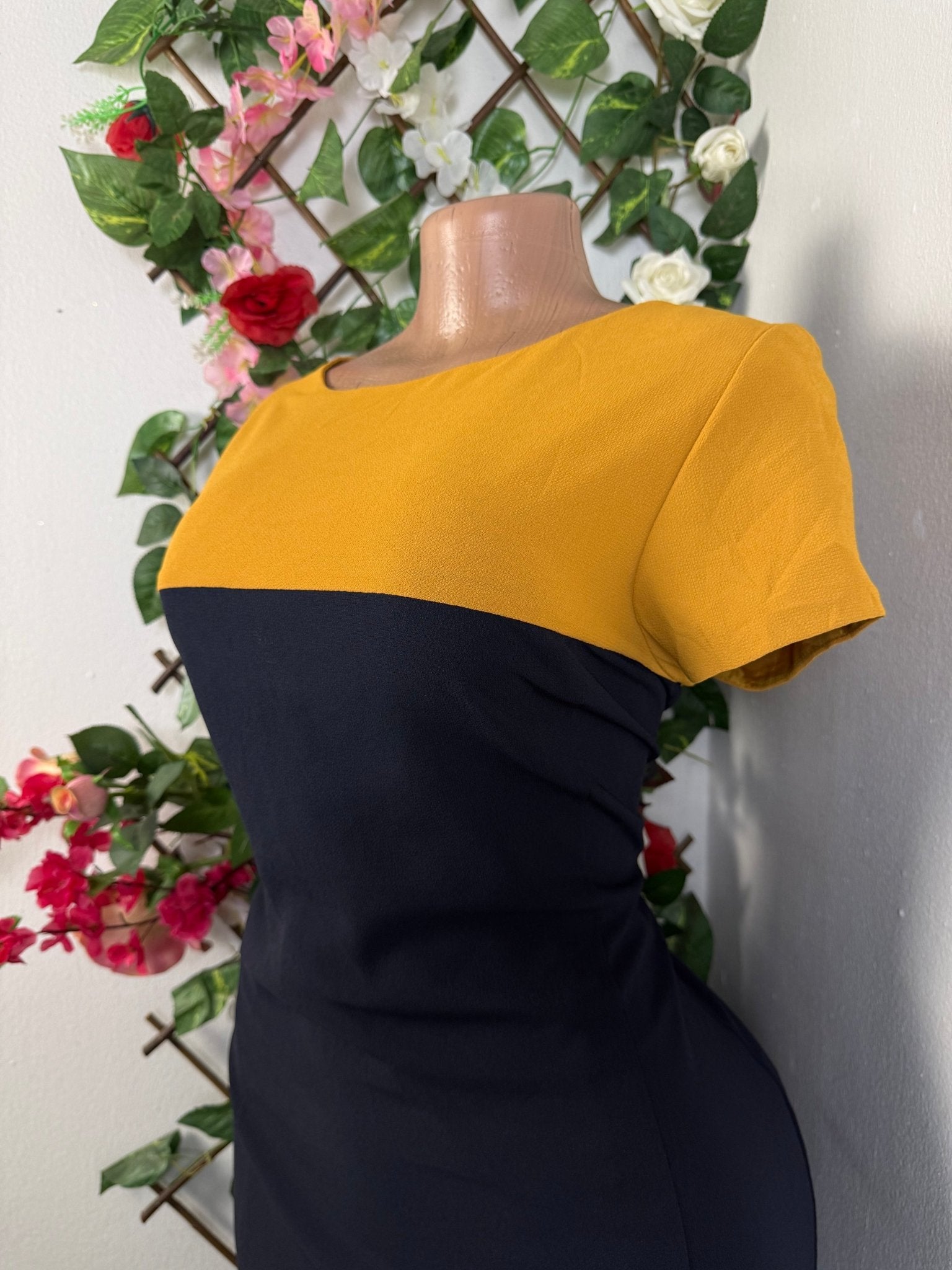 Robe droite  manches courtes - Perluna Store