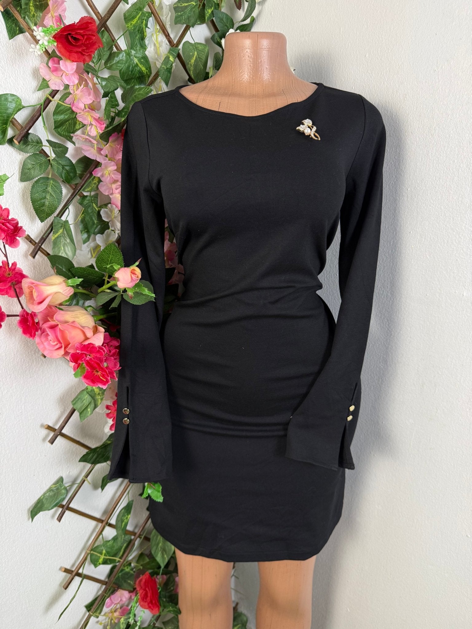 Robe droite manches longues à boutonière - Perluna Store - kinshasa