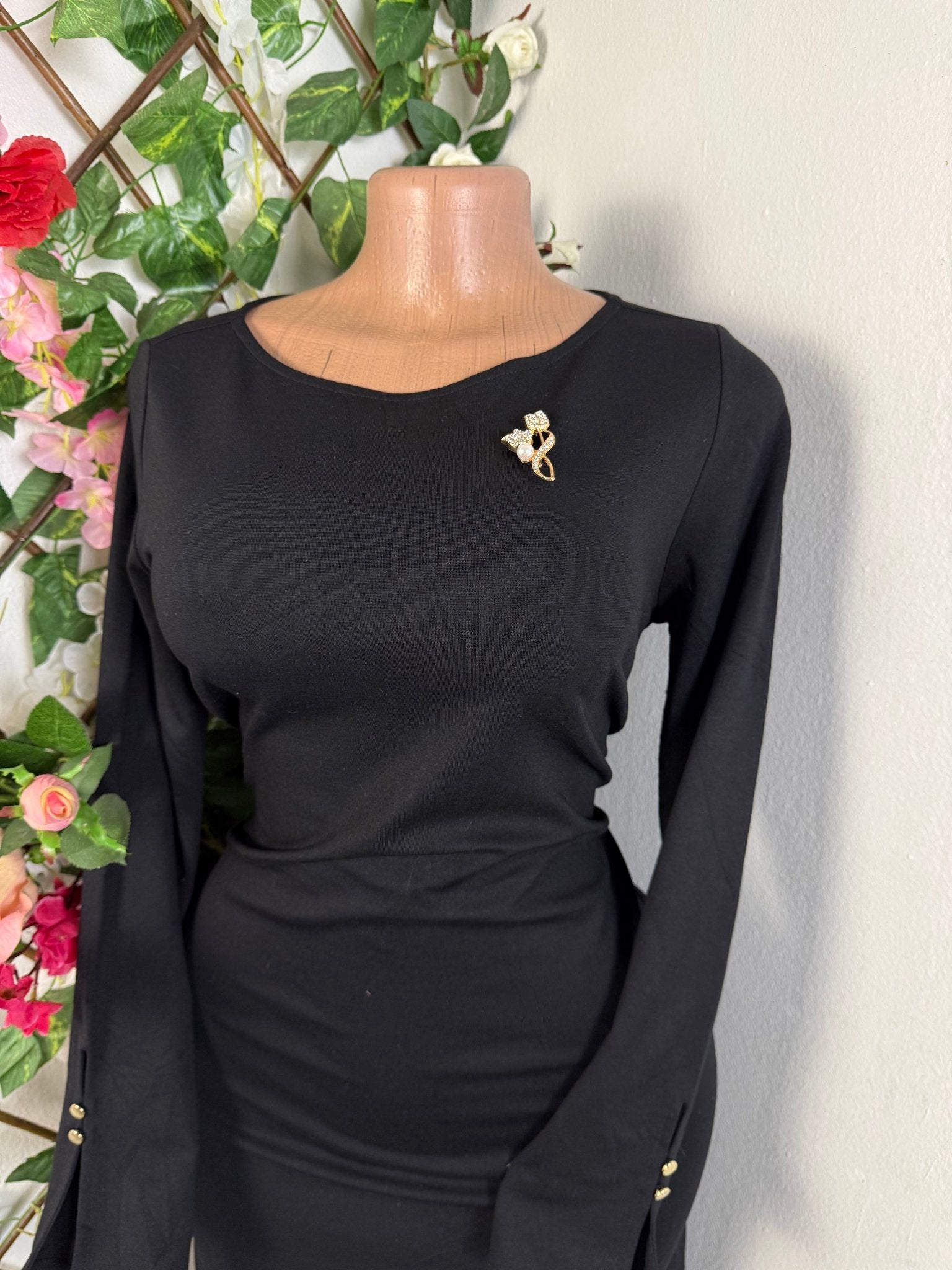 Robe droite manches longues à boutonière - Perluna Store - kinshasa