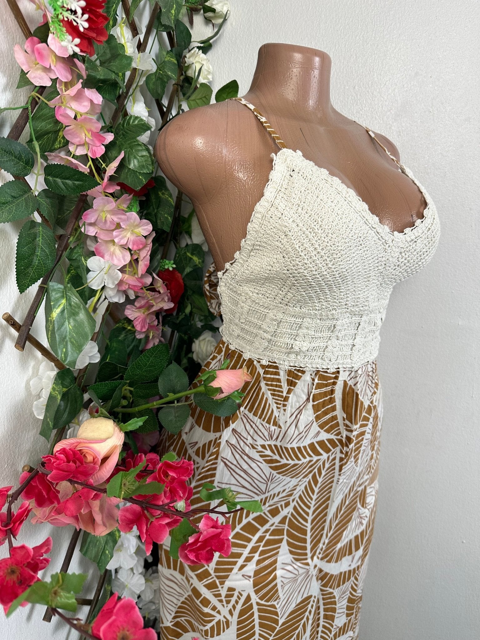 Robe droite Mi - longue à pente - Perluna Store - kinshasa