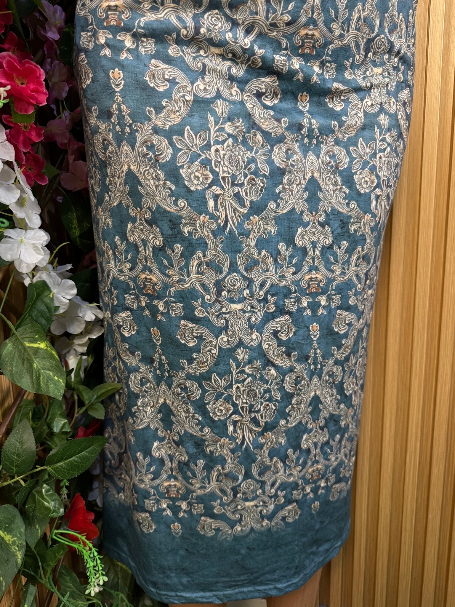 Robe droite mi-longue avec boutons manches courtes - Perluna Store