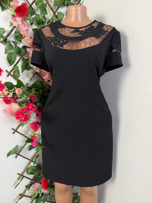 Robe droite mi longue manche courte voilée - Perluna Store - kinshasa