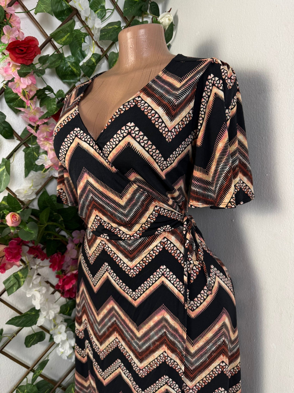 Robe droite mi - longue sans manche courtes - Perluna Store - kinshasa