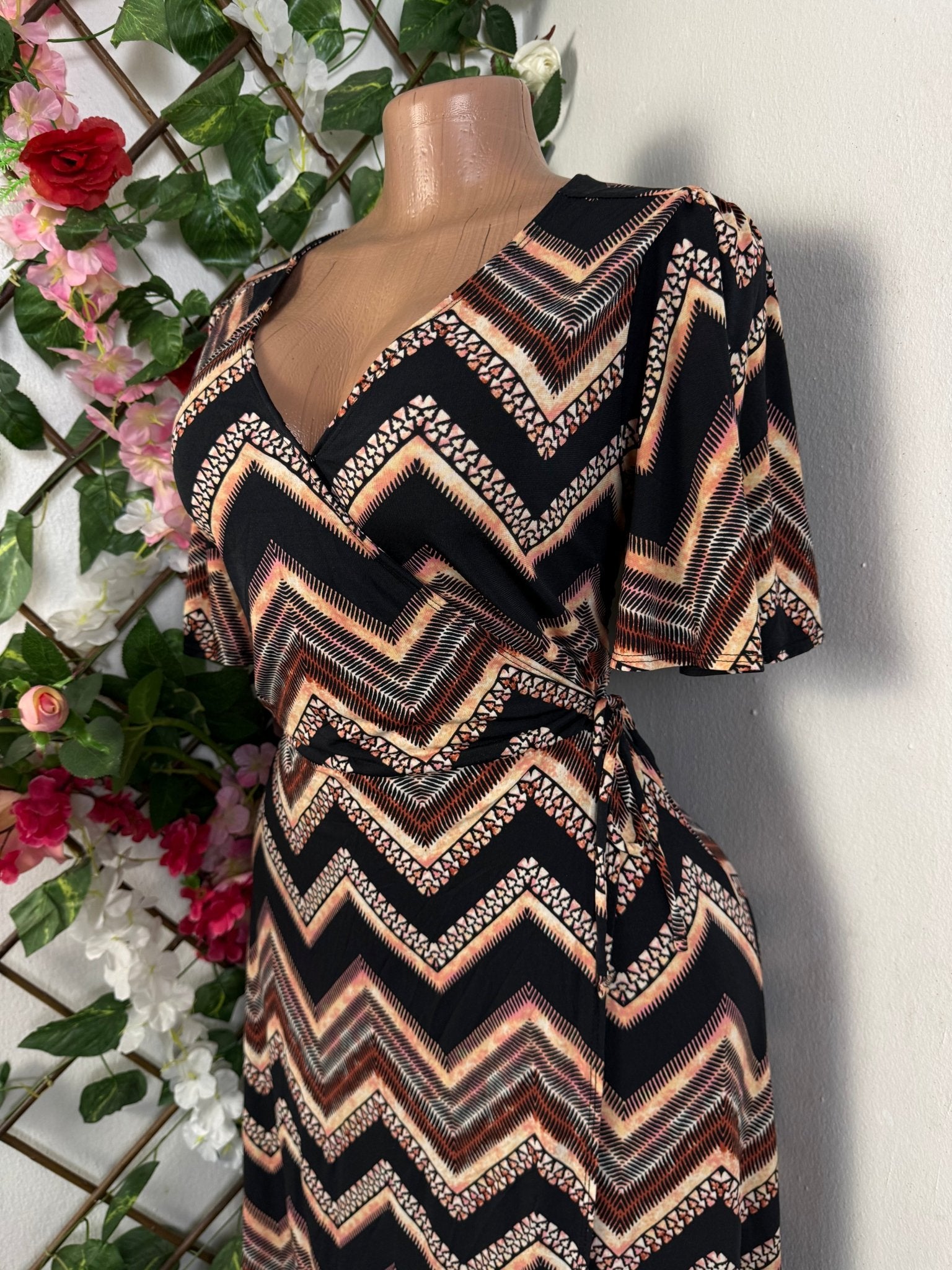 Robe droite mi - longue sans manche courtes - Perluna Store - kinshasa