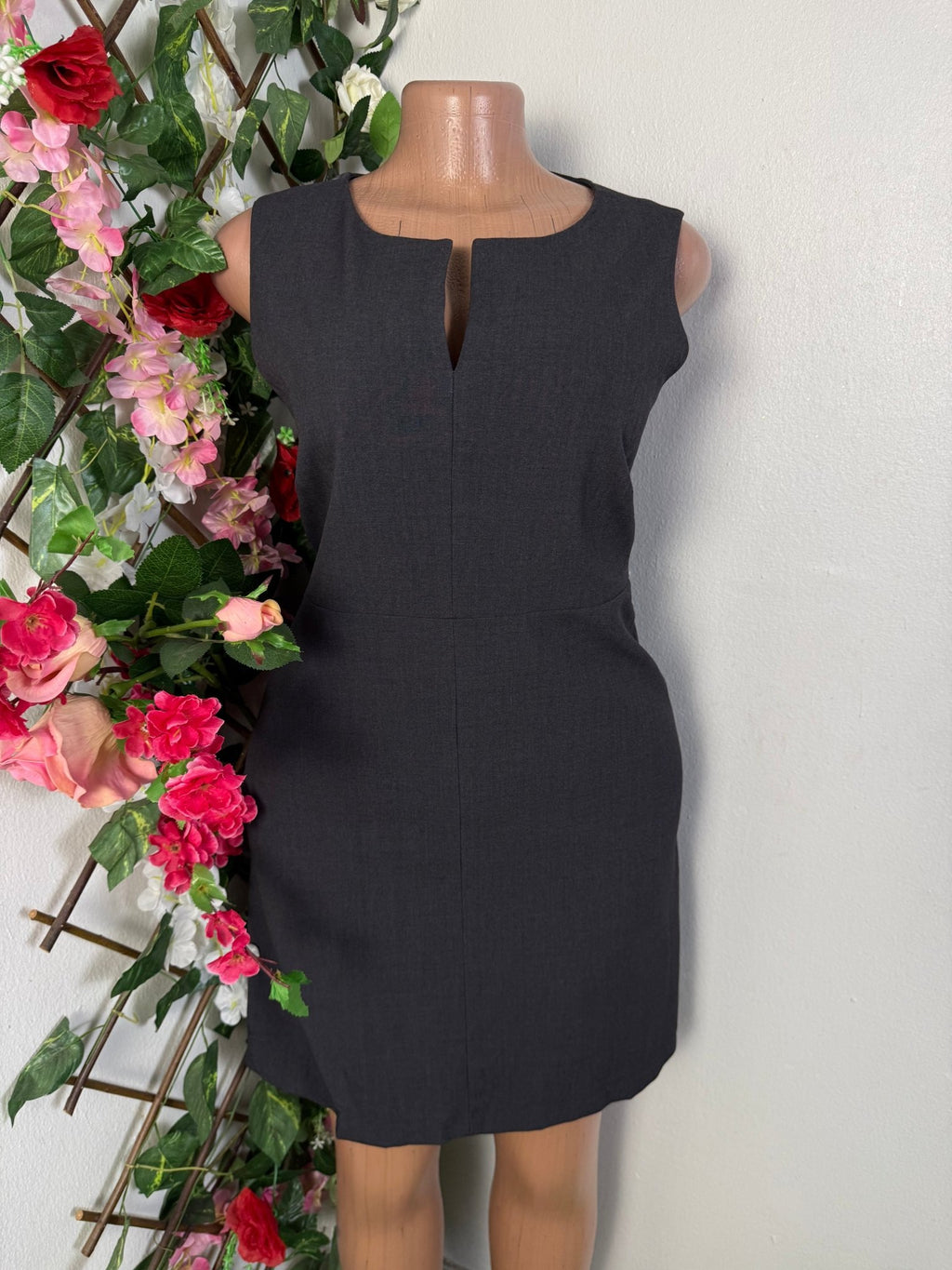 Robe droite sans manche  - Perluna Store - kinshasa