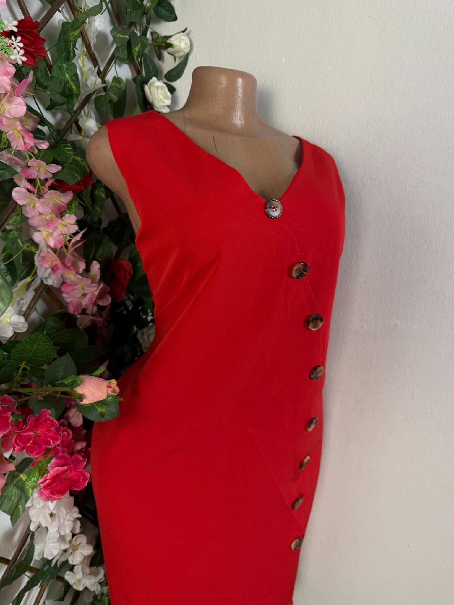 Robe droite sans manches avec boutons - Perluna Store