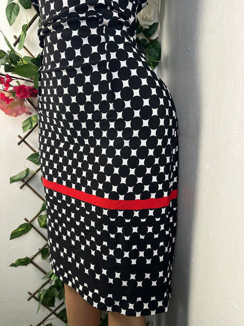 Robe droite sans manches ceintrée - Perluna Store