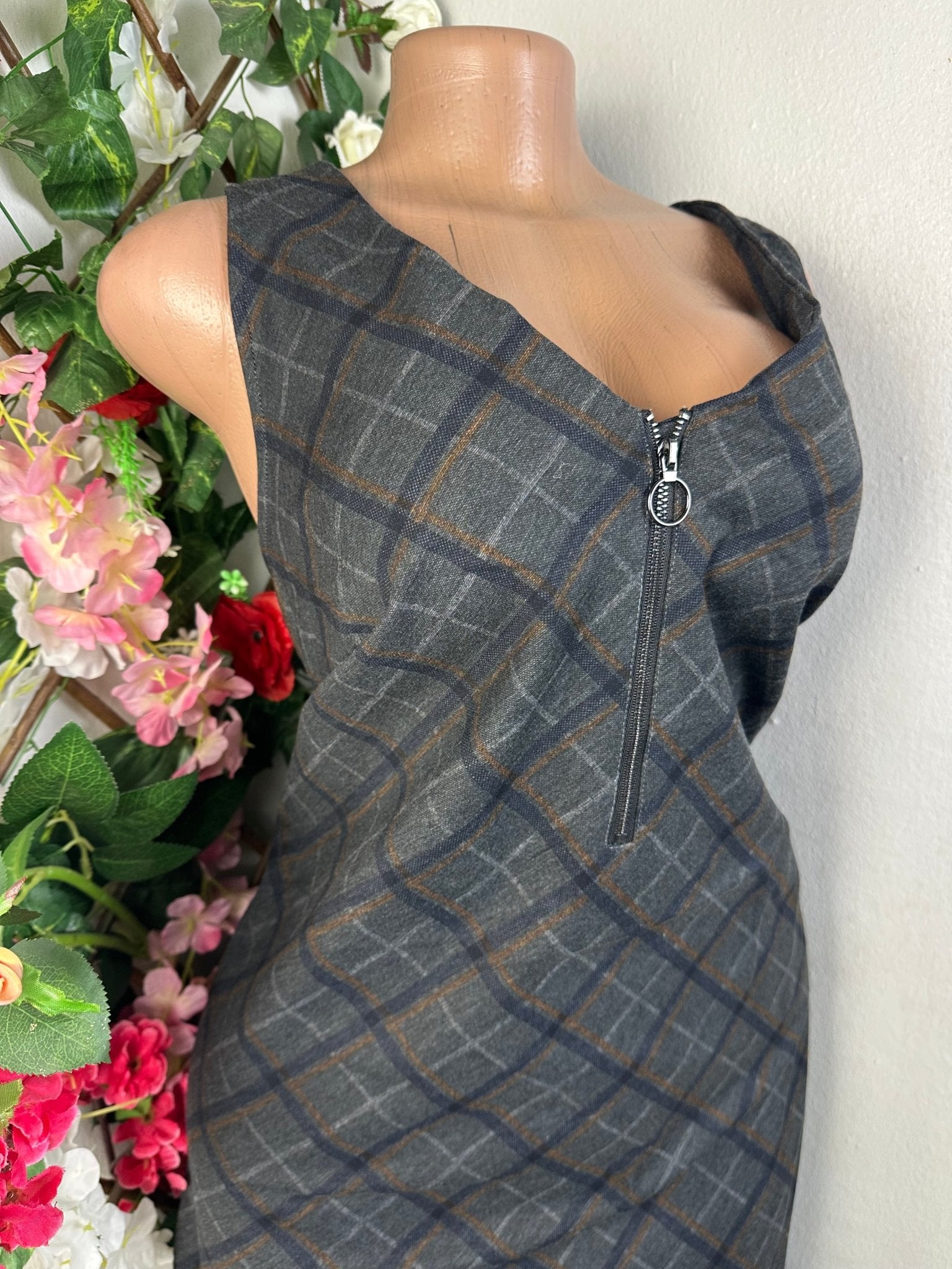 Robe droite sans manches courtes - Perluna Store