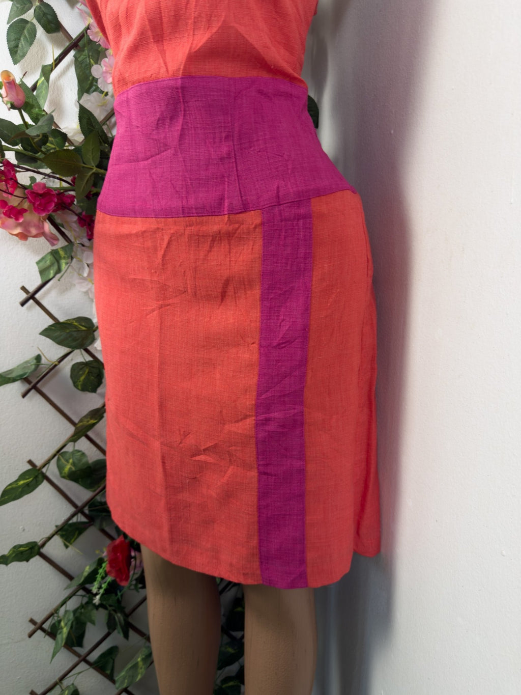 Robe droite sans manches décollectée - Perluna Store