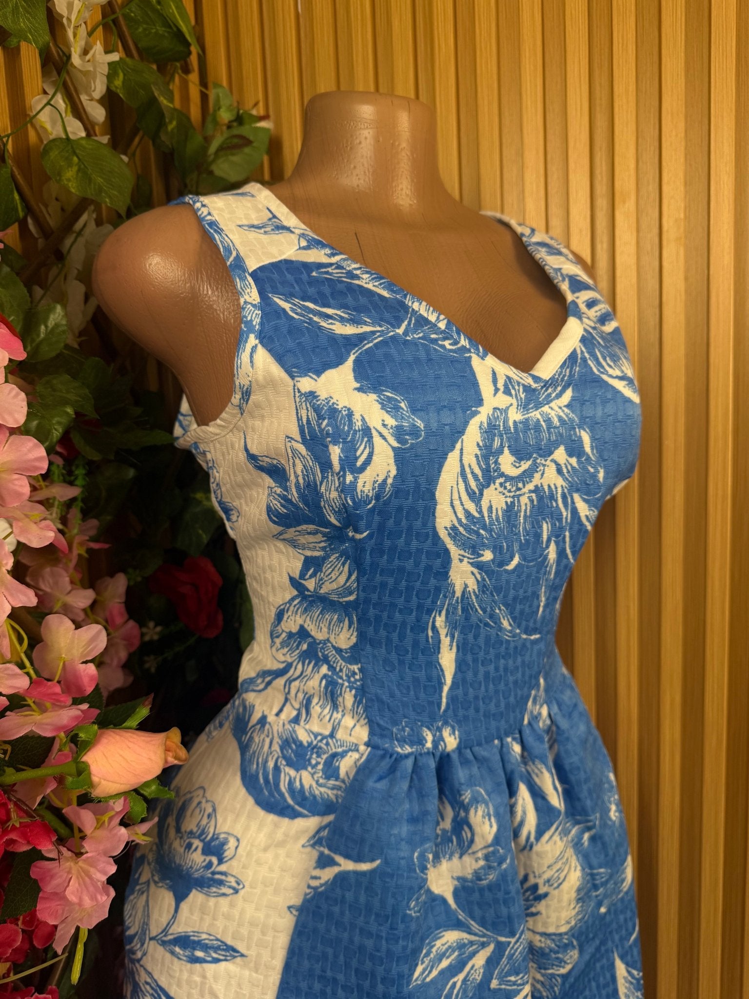 Robe droite sans manches décolletée-M - Perluna Store