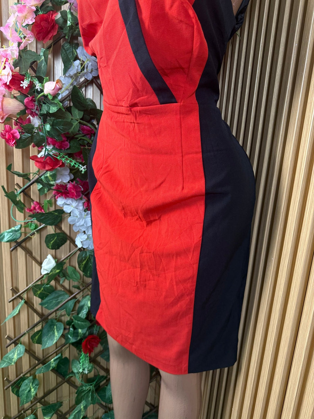 Robe droite sans manches décolletée - Perluna Store