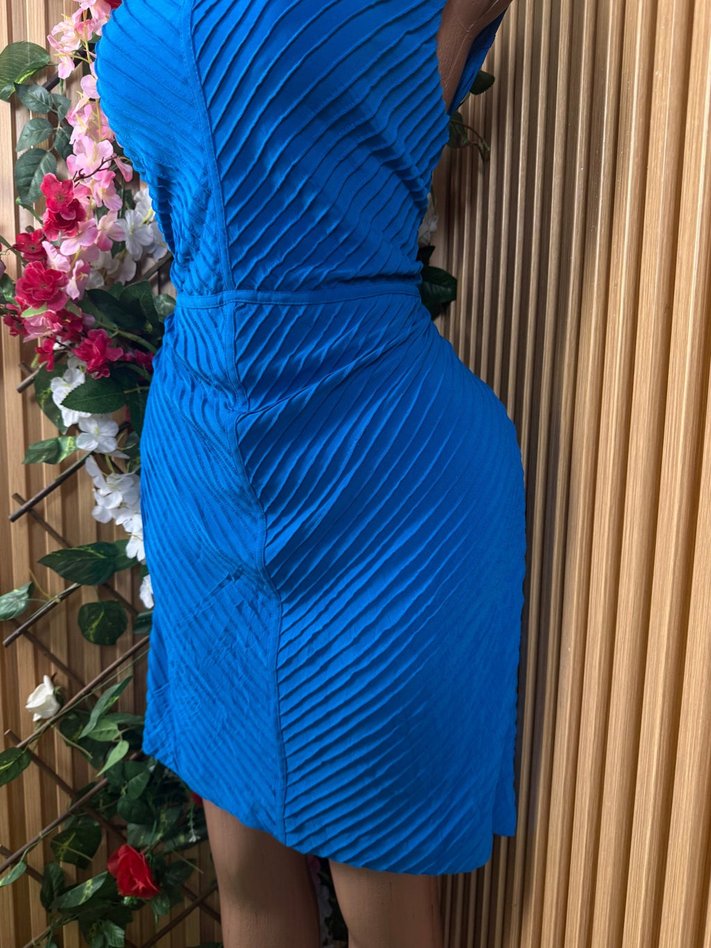Robe droite sans manches drapée - Perluna Store