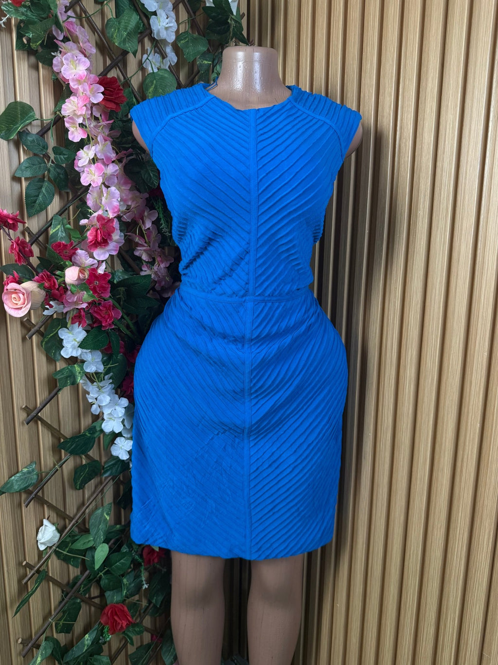 Robe droite sans manches drapée - Perluna Store
