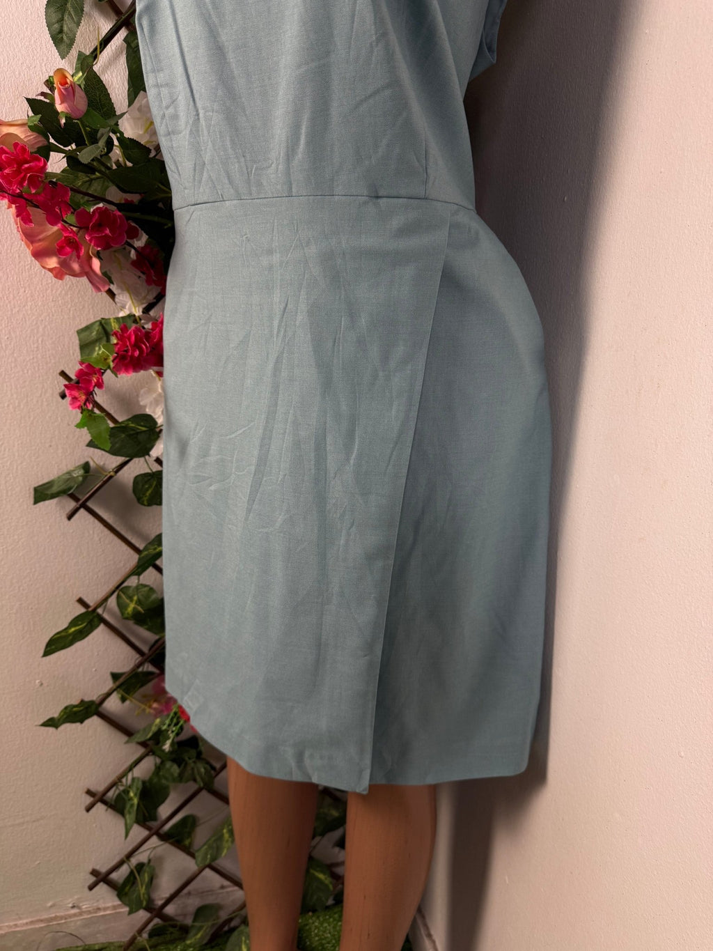 Robe droite sans manches  - Perluna Store - kinshasa