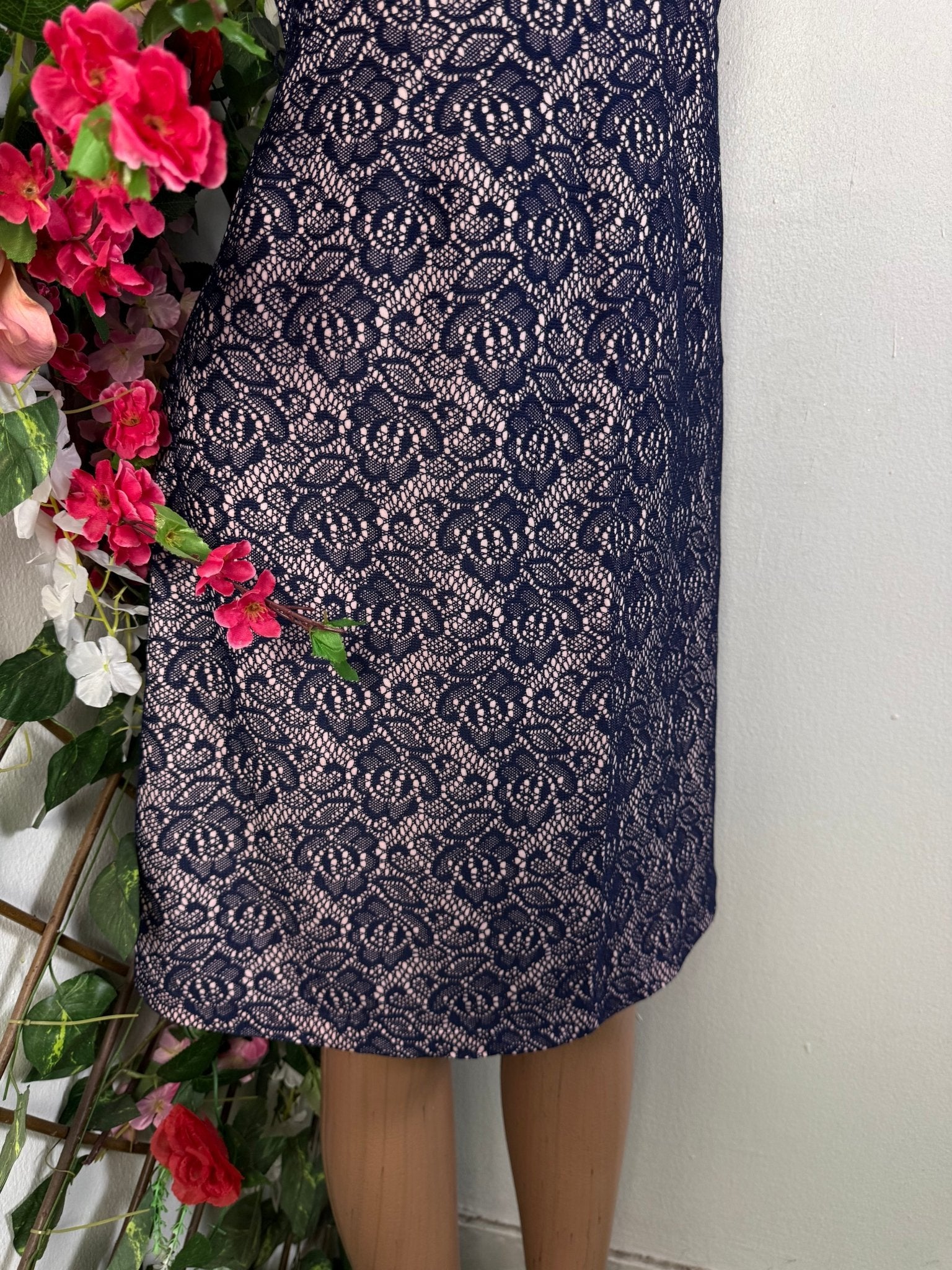 Robe droite sans manches  - Perluna Store - kinshasa