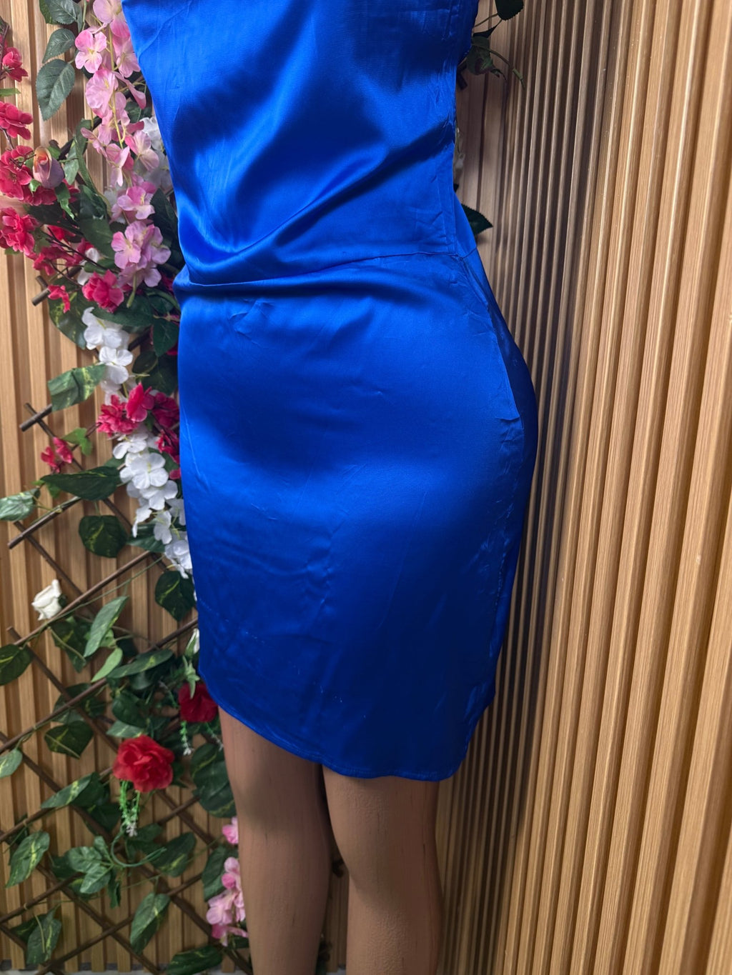 Robe droite slim à fines bretelles - Perluna Store