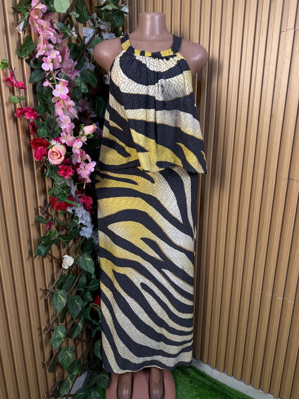 Robe droitel ongue sans manches décolletée - Perluna Store